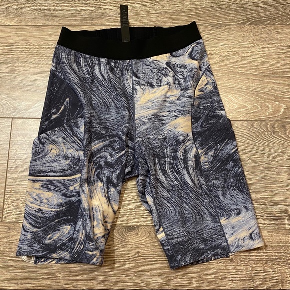 Lululemon lab esker shorts - Picture 3 of 7